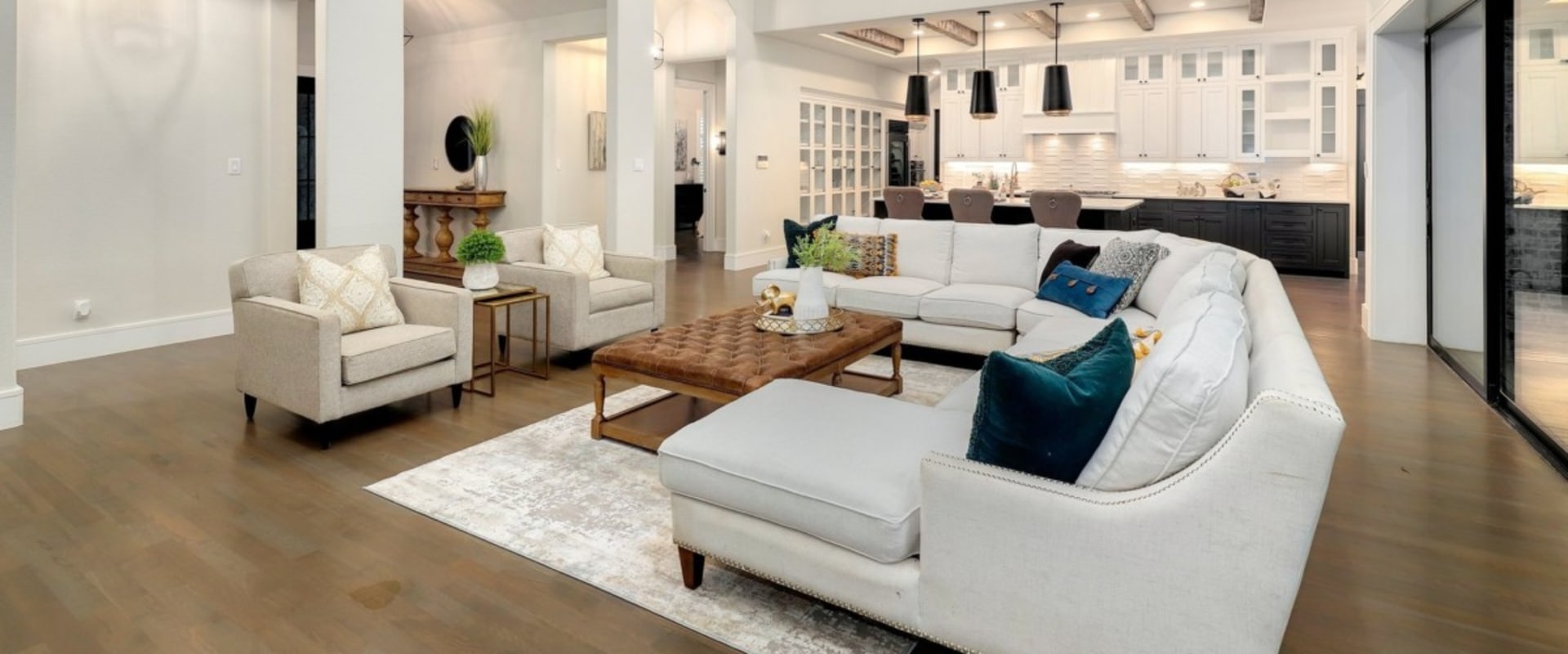 What Home Sellers in Washington Need to Know About Staging Costs